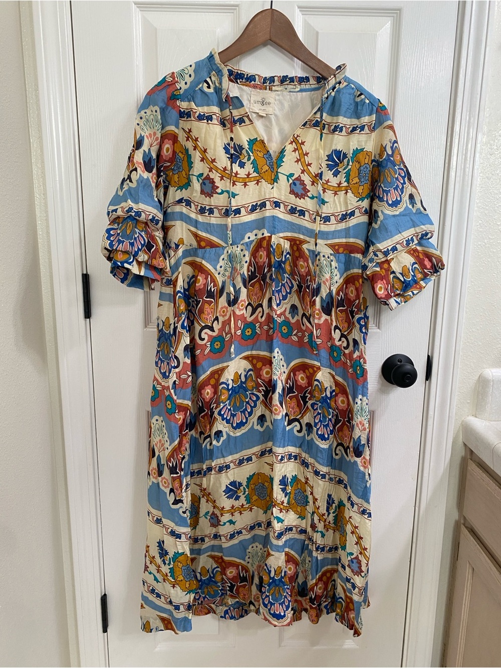 Umgee Size M Multicolor Floral Paisley Boho Short Sleeve V-Neck Dress